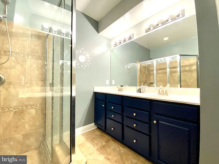 15181 Lancashire Dr — Photo 18