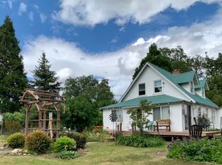 3351 Holland Loop Rd, Cave Junction, OR 97523