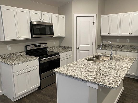 4th image of 1701-1703 E 69th Ct N