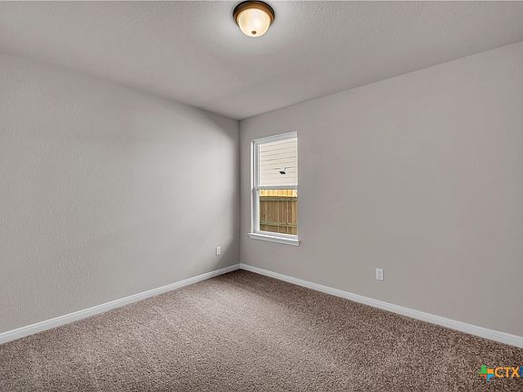 4th image of 5507 Aurelia Dr