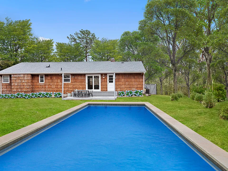 26 Whooping Hollow Rd
