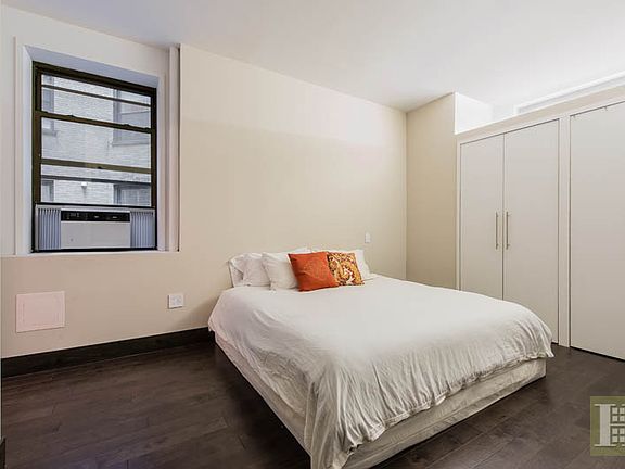 4th image of 528 W 111th St APT 26
