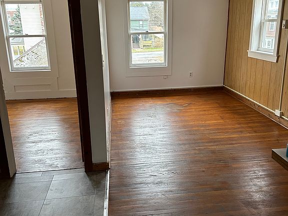 3rd image of 21-23 Bridge St #2
