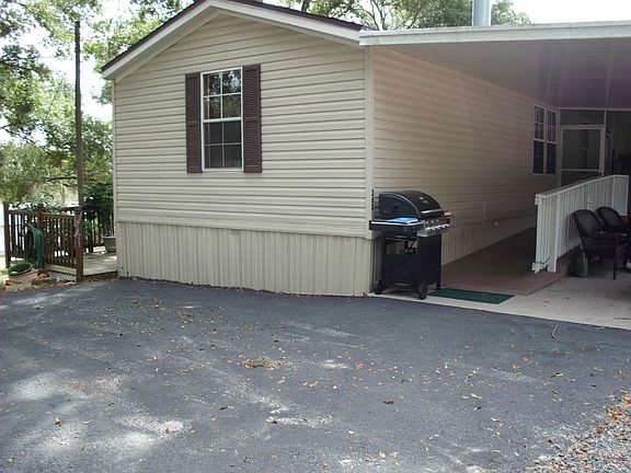 4th image of 360 Sandy Hill St