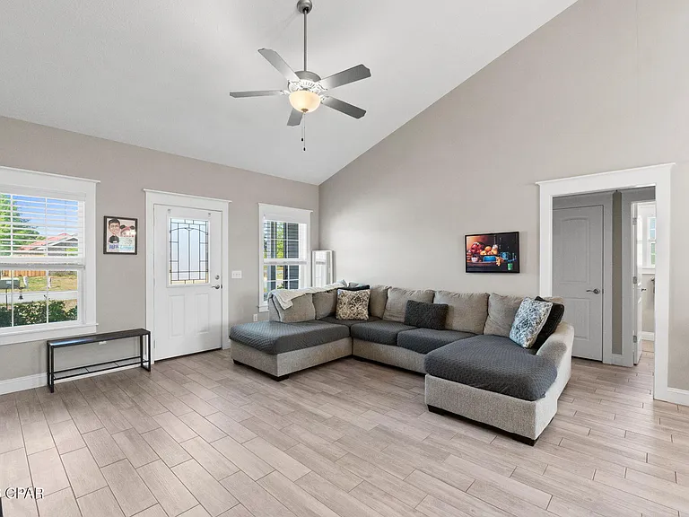 5206 Robins Ct — Photo 8