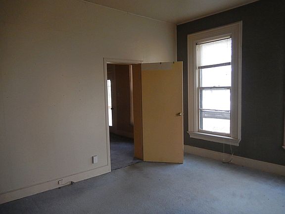 5th image of 405 W Church St