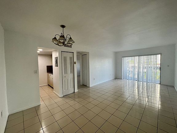 4th image of 435 NE 23rd St APT 603
