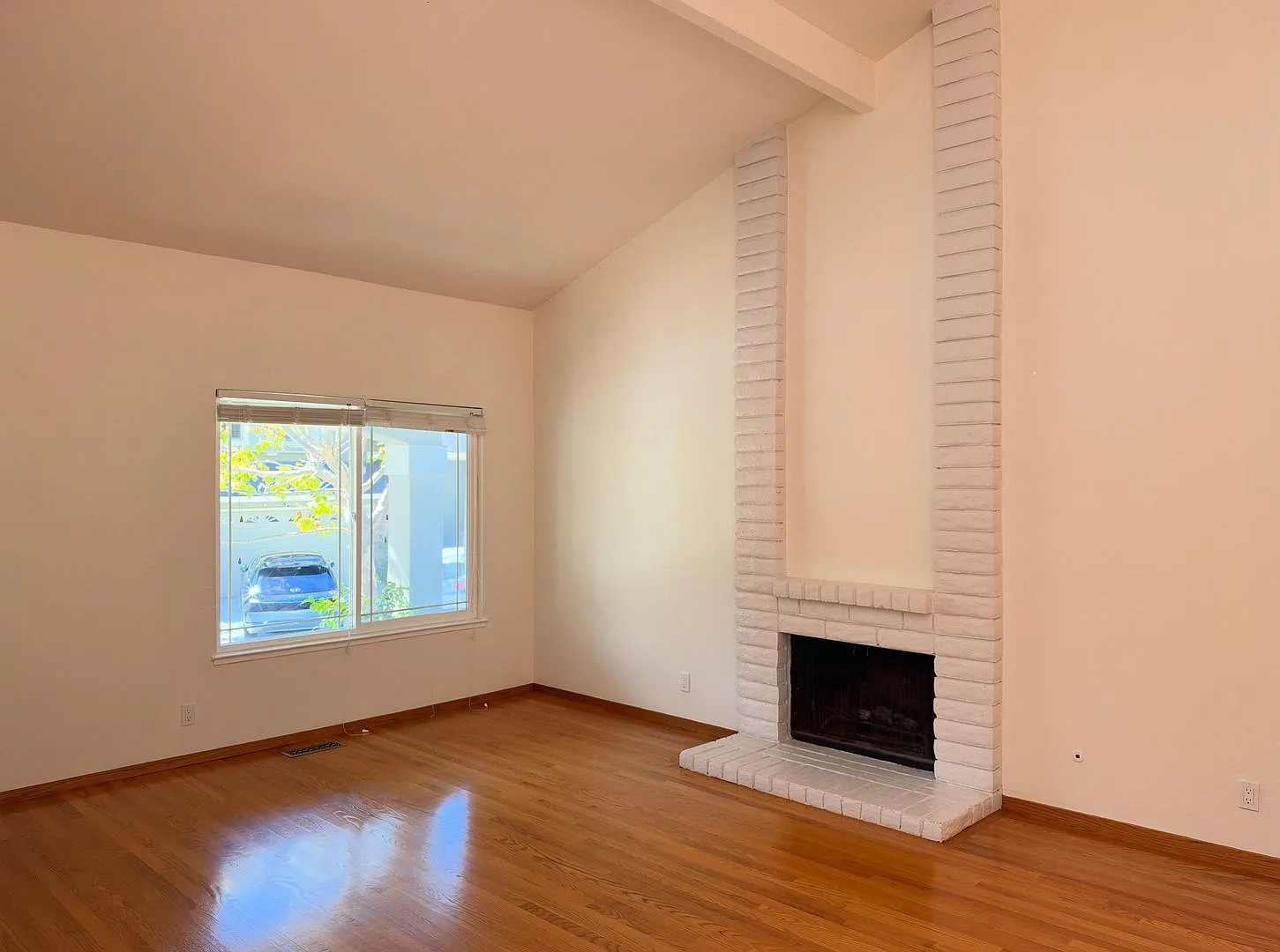 Updated Huge 3br/2.5ba 2250 Sq/Ft Bright & Sunny Baywood Park Home W Porch/Deck Community Pool — Photo 3