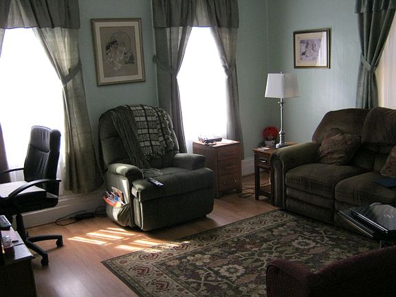 5th image of 64 Beaver St