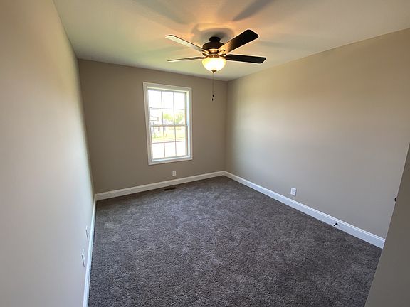 5th image of 121 Chalet Hls Lot 121