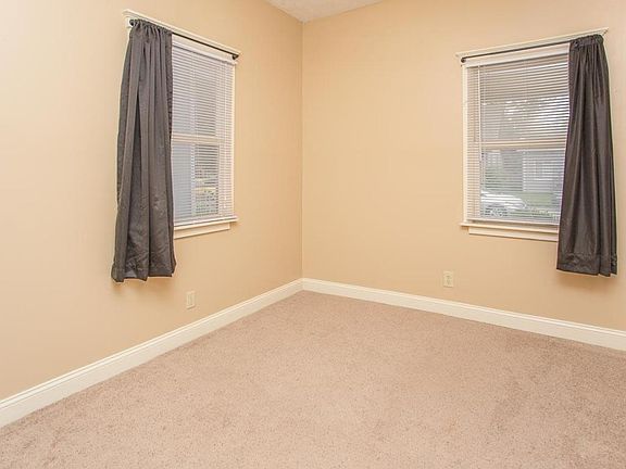 5th image of 2024 Avenue D