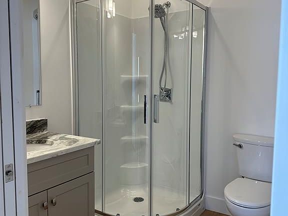 4th image of 1182 Queen St #40