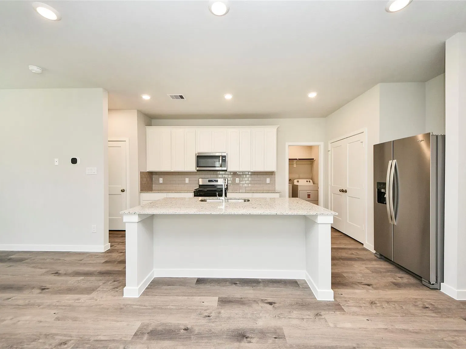 4 bed, 2.5 bath, 1785 sqft, $2,200 — Photo 4
