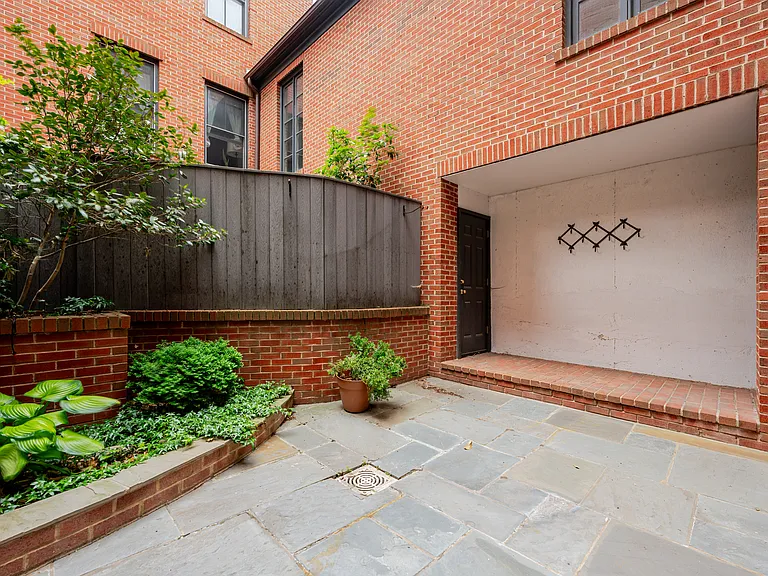 444 M St NW #1 — Photo 15