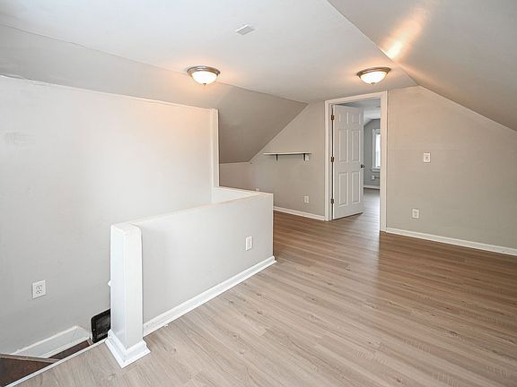 4th image of 2317 Stratford Ave