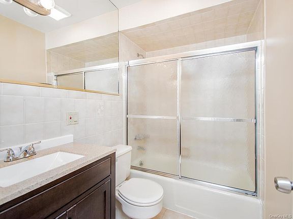 5th image of 121 Lewis St