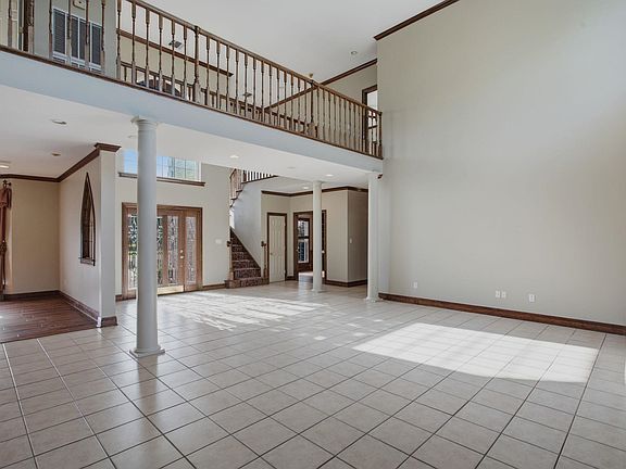 4th image of 4904 Bayview Ln