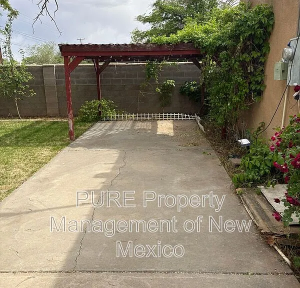 536 Arizona St SE — Photo 15