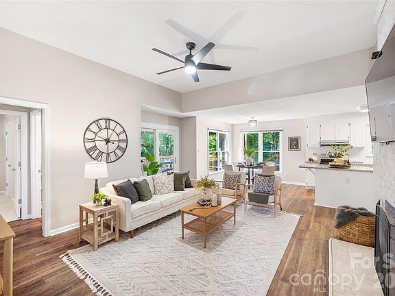 3rd image of 400 Arminius Ct