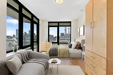 34-46 Vernon Boulevard, #W318