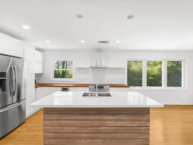 2420 Cove Cir — Photo 20