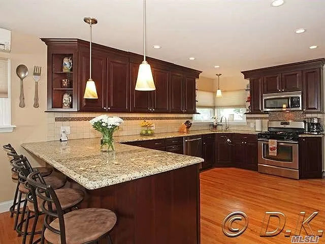 2094 Lindgren St photo 1