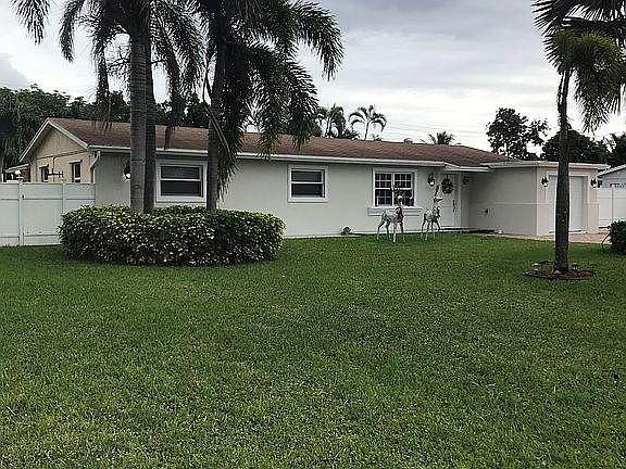 2nd image of 1884 Meadow Ct