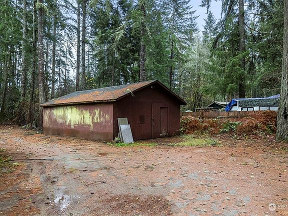 2nd image of 4951 Carlson Lane SE