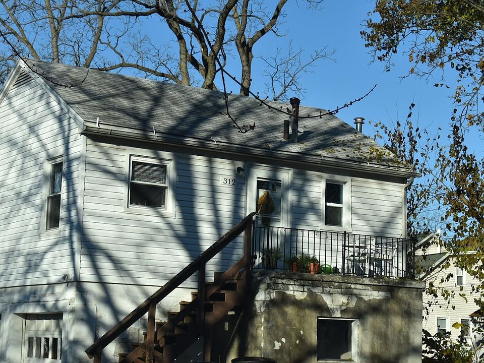 1st image of 312 S Summit St