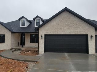 320 S Hartford Ave, Bolivar, MO 65613