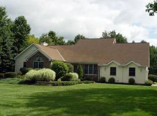 9875 Campton Ridge Dr, Chardon, OH 44024