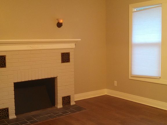 3rd image of 26000 N Hickory Ave