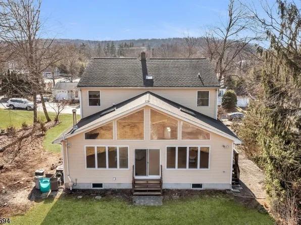 20 Bailey Ave, Oakland Boro, NJ 07436