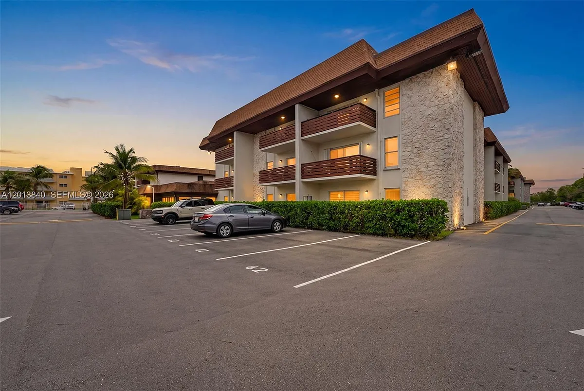 Building Photo - 7477 SW 82nd St #C213