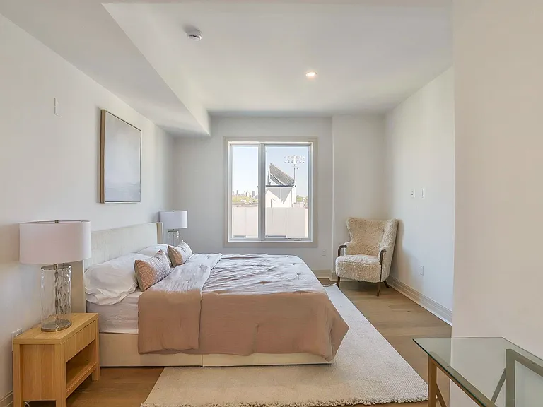 931 Madison St #405 — Photo 25