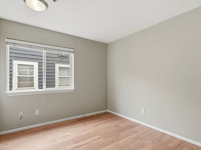 2116 California Ave SW #201 — Photo 6