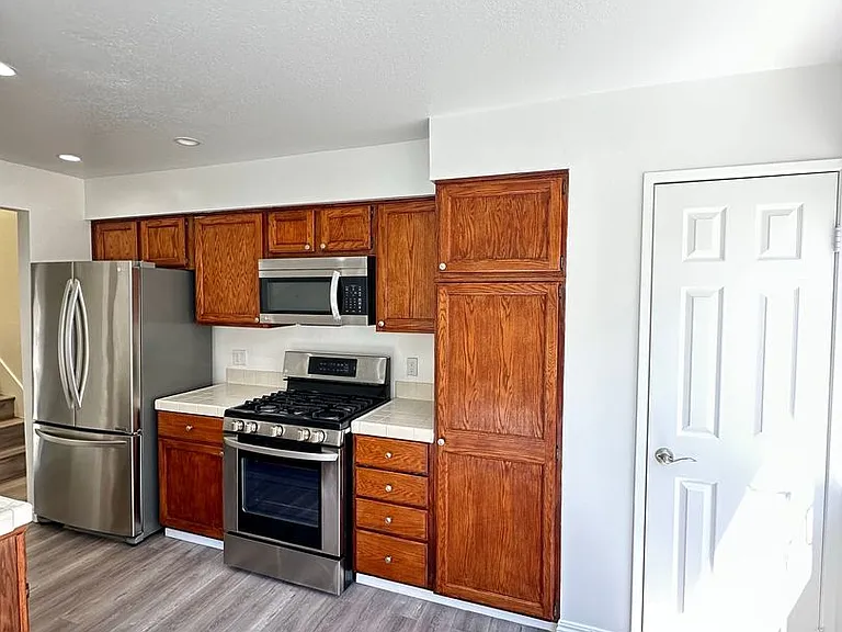 5455 Sylmar Ave #402 — Photo 7