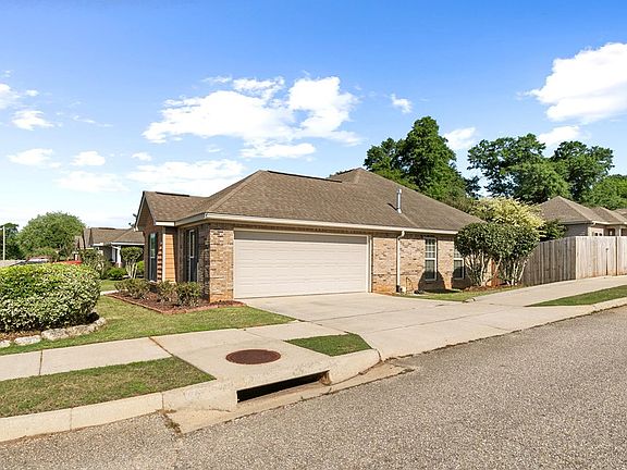 3rd image of 206 Whitetail Way