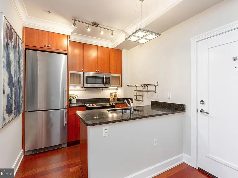 1121 24th St NW #307 — Photo 1