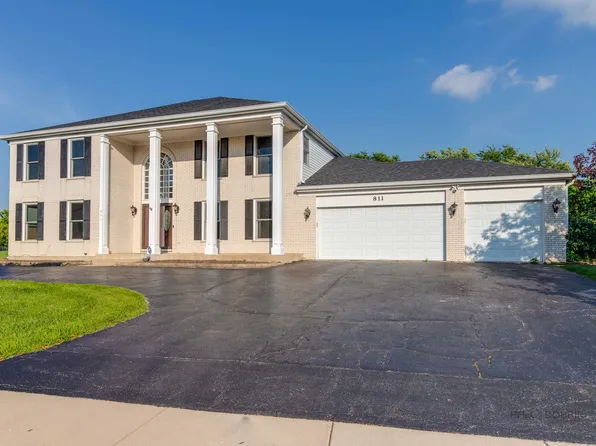 811 Heatherstone Dr, Schaumburg, IL 60173