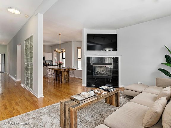 4th image of 1051 W Montana St #1N