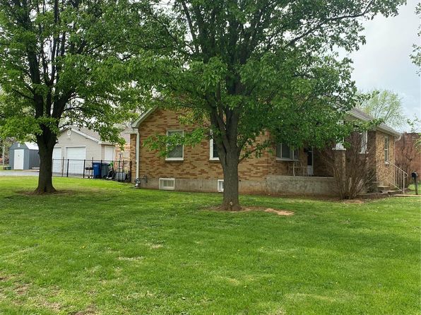 506 N School St, Desloge, MO 63601