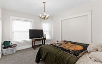 3rd image of 825 Michigan Ave