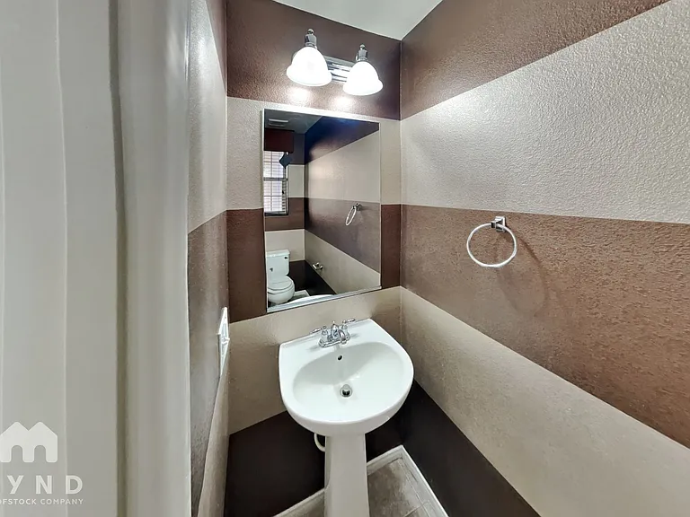 8356 Waylon Ave — Photo 16