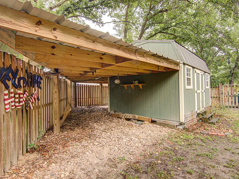 2315 Treetop Ln — Photo 39