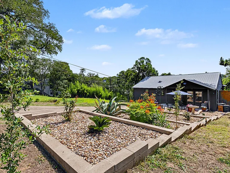 717 Brownlee Cir — Photo 25