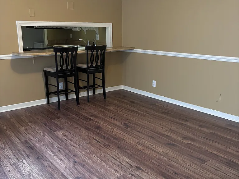 220 Harpers Mill Ct — Photo 11