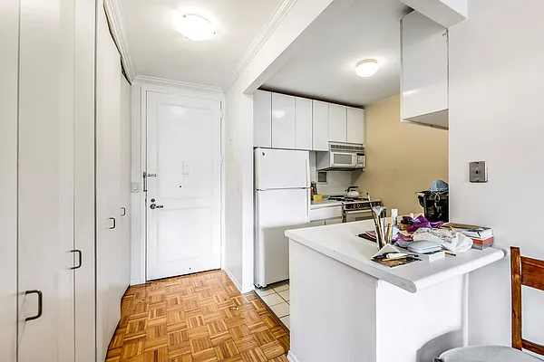 Rented by Compass | media 7