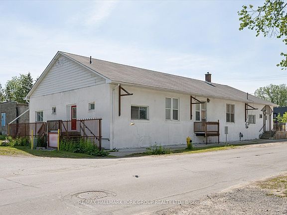4th image of 21 Ann St N
