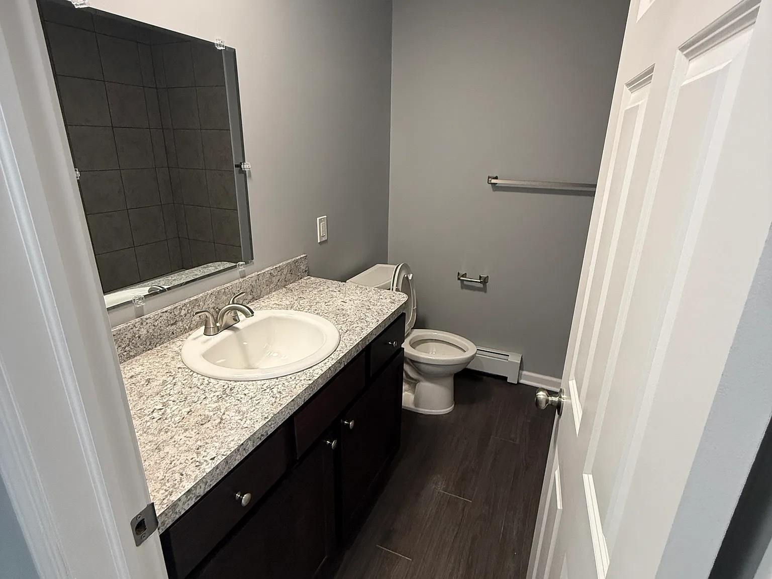 1 bed, 770 sqft, $1,200 — Photo 2